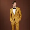 Jeden przycisk Yellow Groom Tuxedos Peak Lapel Mężczyźni Garnitury 2 Sztuki Wedding / Prom / Dinner Blazer (Kurtka + Spodnie + Krawat) W797