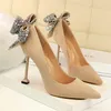 femmes talons dames papillon-noeud talons noirs talons strass chaussures italiennes femmes designers chaussures femme talon haut chaussures sexy femmes pompes