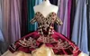 Bourgogne Velvet Quinceanera Robes 2020 Organza Ruffles Tierred Robes de l'épaule Broidered Lace Princess Evening Go3693971