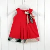 INS verkaufen 5 Farben 2019 Neuankömmlinge Sommermädchen Ärmellose Kleid hochwertige Baumwollbabykinder karierte Bogenkleid 2134050