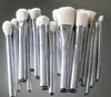 Pennelli trucco 16 pezzi / set Set di pennelli professionali Marchi Strumenti di bellezza per fondotinta in polvere Kit di pennelli cosmetici con borsa