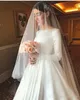 2020 plaines conçues satin robes de mariée modeste manches longues à manches longues en décolleté de la cour de guiche de mariée robe formelle robe de mariage