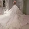 Magnifique robe de robe de bal sur les paillettes d'épaule perles de linage robe de mariée en dentelle