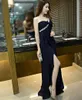 Sexig Backless Sommar One Shoulder Navy Blue Split Bridesmaid Dresses 2019 Chiffon Billiga Backless Floor-Length Wedding Guest Dress