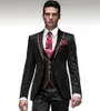 Mode Black Groom Tuxedos Populära Groomsmen Mens Bröllopsklänning Utmärkt Man Jacka Blazer 3 Piece Suit (Jacka + Byxor + Vest + Tie) 664