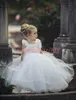 Mignon Blanc Fleur Filles Robes Filles Fête A-ligne Jardin Tulle Toddler Pageant Bébé Robes D'anniversaire Enfants Tenue De Cérémonie Première Communion Robe