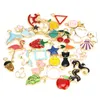 Geassorteerde 30 Designs Kleurrijke Konijn Eekhoorn Kat Eenhoorn Horse Hippocampus Whale Crane Moon Charms Hangers DIY Sieraden maken 30pcs / Bag