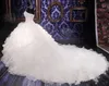 Ny 2020 Luxury Ball Gown Beaded Broderi Bröllopsklänningar Princess Gown Sweetheart Corset Organza Ruffles Cathedral Bridal Gowns Cheap