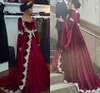 2021 Sweetheart Långärmade Kaftan Prom Aftonklänningar Hot sammet med applikationer Lång vintage muslimsk Pagant Party Gowns