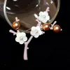 新しいトレンディなファッションの高級デザイナーかわいい素敵な真珠の貝の花の木のエレガントなピンブローチの女性女の子のための宝石