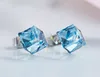 Forma-Nova moda de cristal azul Brincos com SWAROVSKI pregos de cristal ouvido.