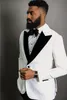 Yepyeni Beyaz Kabartma Damat smokin Tepe Yaka Sağdıç Düğün 3 Adet Suit Erkekler İş Balo Ceket Blazer (Ceket + Pantolon + Kravat + Yelek) 82
