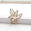 Smycken Broscher Guld Ton Maple Leaf Brosch Pins Rinestone Crystal Maple Leaf Corsage Pin Broscher med Pearle Broscher Pins Utsökt Colla