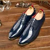 Moda Rebites Big Size 48 patentes de couro Homens Sapatos formais Mens vestido vermelho sapatas clássicas dos homens Oxfords Shoes Schuhe Herren Negócios