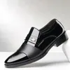 Classic Black Men Dress Shoes Fashion Slip on Mens 디자이너 신발 로퍼 빈티지 뾰족한 발가락 웨딩 슈즈 남성 플러스 크기 39-48