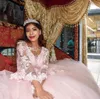 Prinsessan boll klänning quinceanera klänningar älskling flare långärmad spets applikationer rosa blå söta 16 klänningar puffy tyll prom dre286n