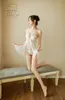 Sexig Gauze Harness Pyjamas Kvinnor Underkläder Lace Slip Dress Sleepwear Nightgown Skimpy Låg Bosom G-String Transparent Sheer Female Ladies Lady