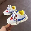 Ny höst baby flicka pojke toddler spädbarn casual löparskor mjuka botten bekväma sömmar färg barn sneaker