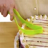Brand New Cake Pie Slicer Ark Guide Cutter Server Bröd Slice Kniv Kök Gadget Kök Tillbehör Matlagningsverktyg