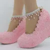 Sapatos de casamento de renda branca azul rosa com tiras de fivela de miçangas salto cunha moda feminina bombas 4 polegadas salto alto sapatos de dama de honra 5479251