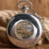 Relógio de bolso antigo, algarismos romanos para a mão prateada eólica relógios mecânicos masculino Mulheres Relógio de esqueleto com colar de pingente Presentes de corrente