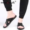 Merkmak Sandálias Homens Genuíno Chinelos De Couro Verão Brand Soft Confortável Praia Chinelos Homens Casual Cruz Slides