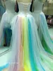 2019 Verkliga bilder Rainbow Ball Gown Bröllopsklänning Halter Backless Ruffle Tulle Bridal Gown Plus Storlek Anpassad Made Vestido de Noiva