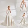 Vestidos de novia S Simple Satin A-Line Vestidos en V Ruffles Backless Country Batas Vestidos de barrido Train Largo Custom Hecho de playa Vestido de novia