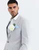 Tuxedos de marié trois pièces gris clair, revers cranté, Blazer à deux boutons pour hommes, costume de bal formel d'affaires (veste + pantalon + gilet)