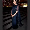 2022 Elegant Arabisk Kaftan Style Mermaid Prom Klänningar Cape Lång Wrap Navy Blå Formell Kvällslitage Appliques Lace Kvinnor Party Gowns Celebrity Dress