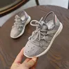 New Spring Baby Boy Girl Sko för barn Högkvalitativ spets Andningsbar Outdoor Sneaker 3 Färger Baby Girls Casual Shoes