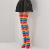 Tendance européenne et américaine Rainbow Stripes long paragraphe grande taille long tube était mince sur les jambes genou dames chaussettes