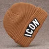 Men Brand Letter Couple couple tricoté Hiver Hat Design Fashion Design Outdoor Sport Broderie Ski Skull Cap Hip Hop Street Street pour WOM7615889