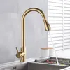 Pull ouro escovado torneira da cozinha água quente e fria Faucet Para Cozinha Out Mixer Guindaste 2 Função Bico de água Mixer