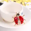 Spilla con coccinella in cristallo dorato Spilla con smalto per insetti Spilla con corpetto Gioielli di moda per uomo Donna regalo