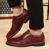 Men Dress Shoes 2018 New Brogue Floral Pattern Men Formal Shoes Leather Luxury Wedding Shoes Red Wine Men Oxford Plus Size 45