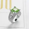 Europa Populaire 6 stuks / 1 partij Bruiloft Ring Unisex Special Square Gras Green Quartz Crystal Zirkoon Gems Zilveren Ringen Sieraden