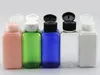 Kostenloser Versand 50 ml (1 2/3 Unzen) farblich sortierte Nachfüll-Kunststoff-PET-Flasche, quadratische Probenflaschen mit einfachem Flip-Cap-Großhandel