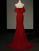 Elegancka Dark Red Evening Dress Soft Satin New Slim Mermaid Long Bankiet Off Ramię Lace-Up Back Formal Prom Dresses In Stock