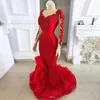 2021 Sexy Red Evening Dresses Sheer Scoop Neck Lace Aplikacje Zroszony Długie Rękawy Ruffle Split Sweep Pociąg Plus Size Party Prom Suknie