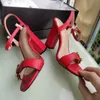 Europclassic High Heeled Sandals grova guldbokstäver Läder Luxuryr Suede Woman Heel Shoes Metal Buckle For Letter Sexy