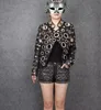 Новая женская модная байкерская куртка из искусственной кожи с металлическими украшениями, короткое пальто, черное, серебристое, золотое