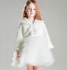 2022 Weiße Winterjacke für Mädchen und Kinder, warm, langärmelig, für Hochzeit, Blumenmädchen, Wickeljacke, Brautmantel für kleine Mädchen, Zubehör auf Lager