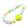 Perline di fiori di rosa verde lime Collana robusta per bambini Design di colore brillante Fai da te Bubblegum Collana robusta Collana di gioielli per bambini per bambine