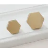 Perillas doradas para gabinete de cocina, manijas para cajones de muebles con forma hexagonal de latón macizo, perillas de tocador de un solo orificio, manija de puerta de armario