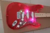 E-Gitarre mit rotem LED-Licht-Acryl-Korpus und kleiner Tremolo-Brücke, SSS-Tonabnehmer, kann individuell angepasst werden