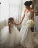 Niestandardowy Nowy Piękny Biały Kwiat Girl Dresses Puffy Tulle Kids Prom Suknia Dla First Communion Wedding Formal Party