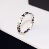 Nova moda Luxo Micro-Inclina de Zircão Ring Geometria Hive Círculo de Luxuja Anel de Luxúria Moda selvagem Caso de jóias dos namorados Dia dos namorados e presente do Dia das Mães SPC