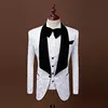 Nieuwste White Wedding Bruidegom Tuxedos voor Prom Sjaal Kraag Italiaanse Man Glanzende Jacquard Real Image Zwart Boog Ties Bruidegom Pakken voor Bestman 2019