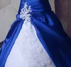 Vit och kungblå En linje Bröllopsklänning 2019 Lace Appliques Taffeta Bridal Gown Pärlor Skräddarsydd Korsett Back Gothic Bride Wear